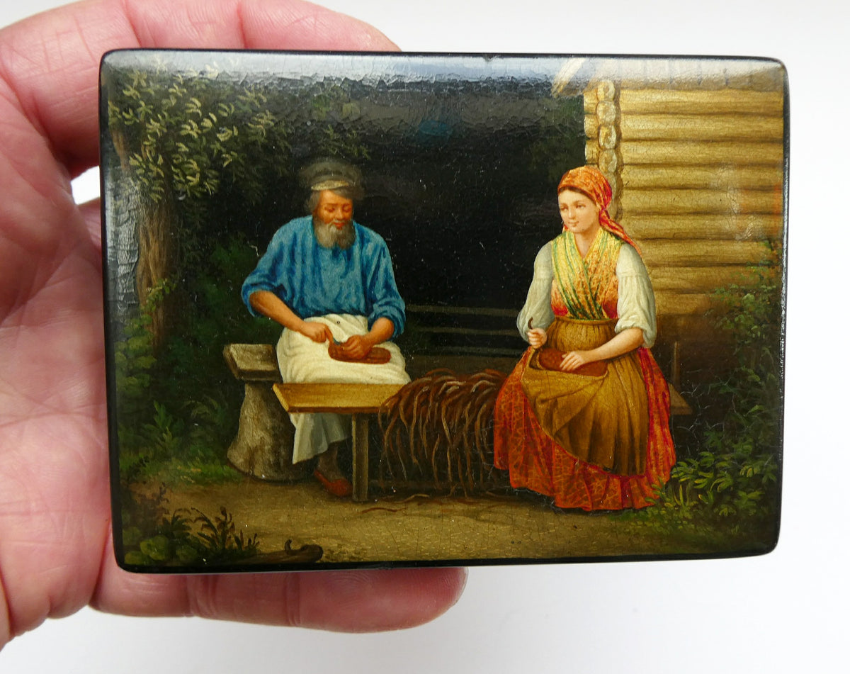 Popular Russian Lacquered Box, Trinket Box, Jewel Box, Vintage 1992, Folk Art Collectible, Hand Painted