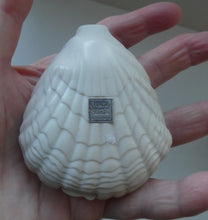 Load image into Gallery viewer, 1930s ART DECO Bourjois &quot;Evening In Paris&quot; Perfume Bottle in Bakelite White Clam Shell Box
