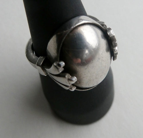 Stylish GEORG JENSEN Sterling Silver Ring by Oscar Gundlach-Pedersen. No. 51