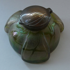 Beautiful Art Nouveau / Jugendstil Kralik Glass PAMPAS Inkwell with Lustre and Green Trail Bands, and Brass Hinged Lid