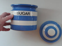 Load image into Gallery viewer, LARGE 1960s Judith Onions TG Green Cornishware Lidded SUGAR Storage Jar. 7 inches
