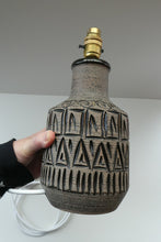 Load image into Gallery viewer, ITALIAN Mid Century Fratelli Fanciullacci Table Lamp with Incised Decoration
