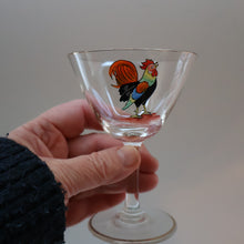 Load image into Gallery viewer, Vintage 1930s Glass Cockerel / Rooster SET OF FIVE Miniature Glasses. Rare Cock Fighting Images 
