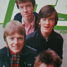 Load image into Gallery viewer, Over 60 1970s / 1980s Smash Hits Magazines. Job Lot.  The Undertones
