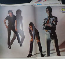 Load image into Gallery viewer, Over 60 1970s / 1980s Smash Hits Magazines. Job Lot.  The Jam
