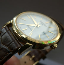 Load image into Gallery viewer, Vintage Roamer Sapphire Classic Swiss Quartz Lady&#39;s Wristwatch
