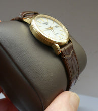 Load image into Gallery viewer, Vintage Roamer Sapphire Classic Swiss Quartz Lady&#39;s Wristwatch
