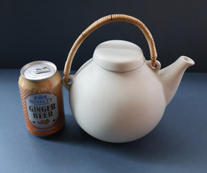 1960s Finnish Design: GA3 Arabia Pottery Teapot in Matte White. Designed by Ulla Procope