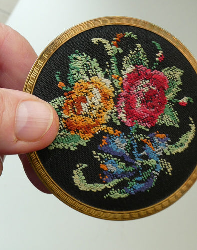 Pretty 1950s Vintage Powder Compact with Tapestry Petit Point Lid. Made by STRATTON