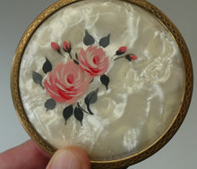 Load image into Gallery viewer, MASCOT Brand. Vintage 1950s POWDER COMPACT with Lucite Plastic Lid and Two Pink Roses
