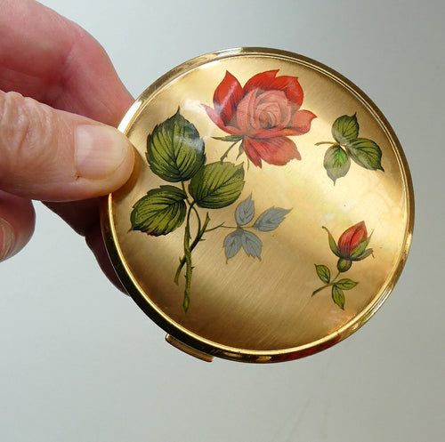 Vintage 1960s POWDER COMPACT with Red Rose and Wee Rose Bud. Gold Tone Background