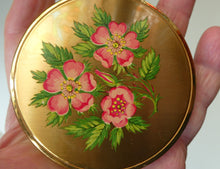 Load image into Gallery viewer, Vintage 1960s POWDER COMPACT with Pink and Rose Tipped Petals. Gold-Tone Background
