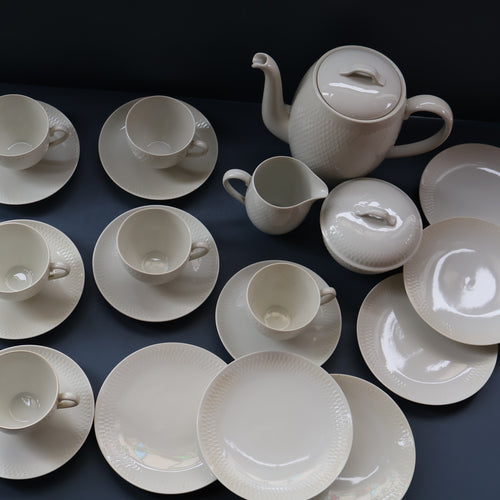 Stylish 1960s Danish Complete ROYAL COPENHAGEN Coffee Set. Six Settings Plus Side Plates. WHEAT Pattern