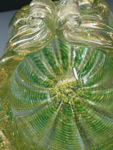 Load image into Gallery viewer, Large 1950s Barovier &amp; Toso MURANO &#39;Cordonato d&#39;Oro&#39; Gold Leaf Glass Basket
