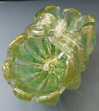 Load image into Gallery viewer, Large 1950s Barovier &amp; Toso MURANO &#39;Cordonato d&#39;Oro&#39; Gold Leaf Glass Basket
