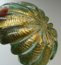 Load image into Gallery viewer, Large 1950s Barovier &amp; Toso MURANO &#39;Cordonato d&#39;Oro&#39; Gold Leaf Glass Basket
