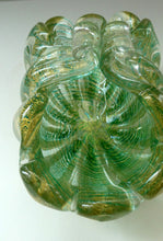 Load image into Gallery viewer, Large 1950s Barovier &amp; Toso MURANO &#39;Cordonato d&#39;Oro&#39; Gold Leaf Glass Basket
