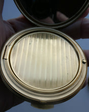 Load image into Gallery viewer, Vintage 1960s Powder Compact. Famous London Tourist Sites Unused
