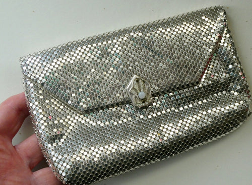 Glittery Vintage SILVER Glomesh Disco Evening Clutch Bag or Purse. Fancy Diamante Clasp Detail