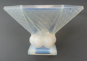 LARGE 1930s Art Deco ETLING Glass Decorative Bowl or Vase. Hexagonal Shape with Cute  