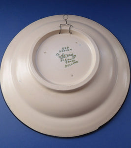 Large ART DECO Gouda Pottery Wall Plate or Charger. Rarer Hasler Pattern; c 1928