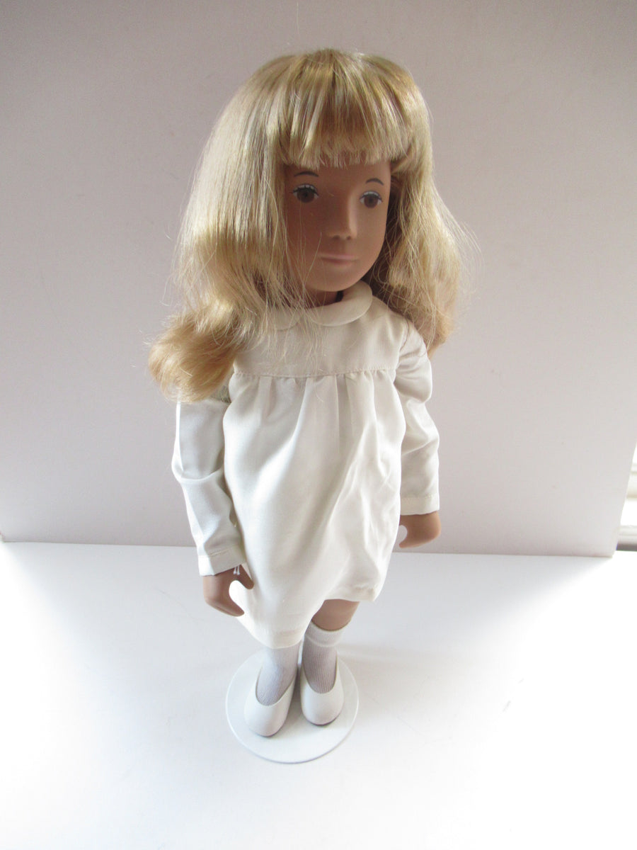 Vintage 1970s / 1980s Sasha Doll. Rarer Girl Doll with Honey Blonde ...