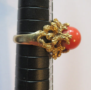 1960s 18ct Gold & Natural Coral Cocktail Ring UK Size P1960s 18ct Gold & Natural Coral Cocktail Ring UK Size P