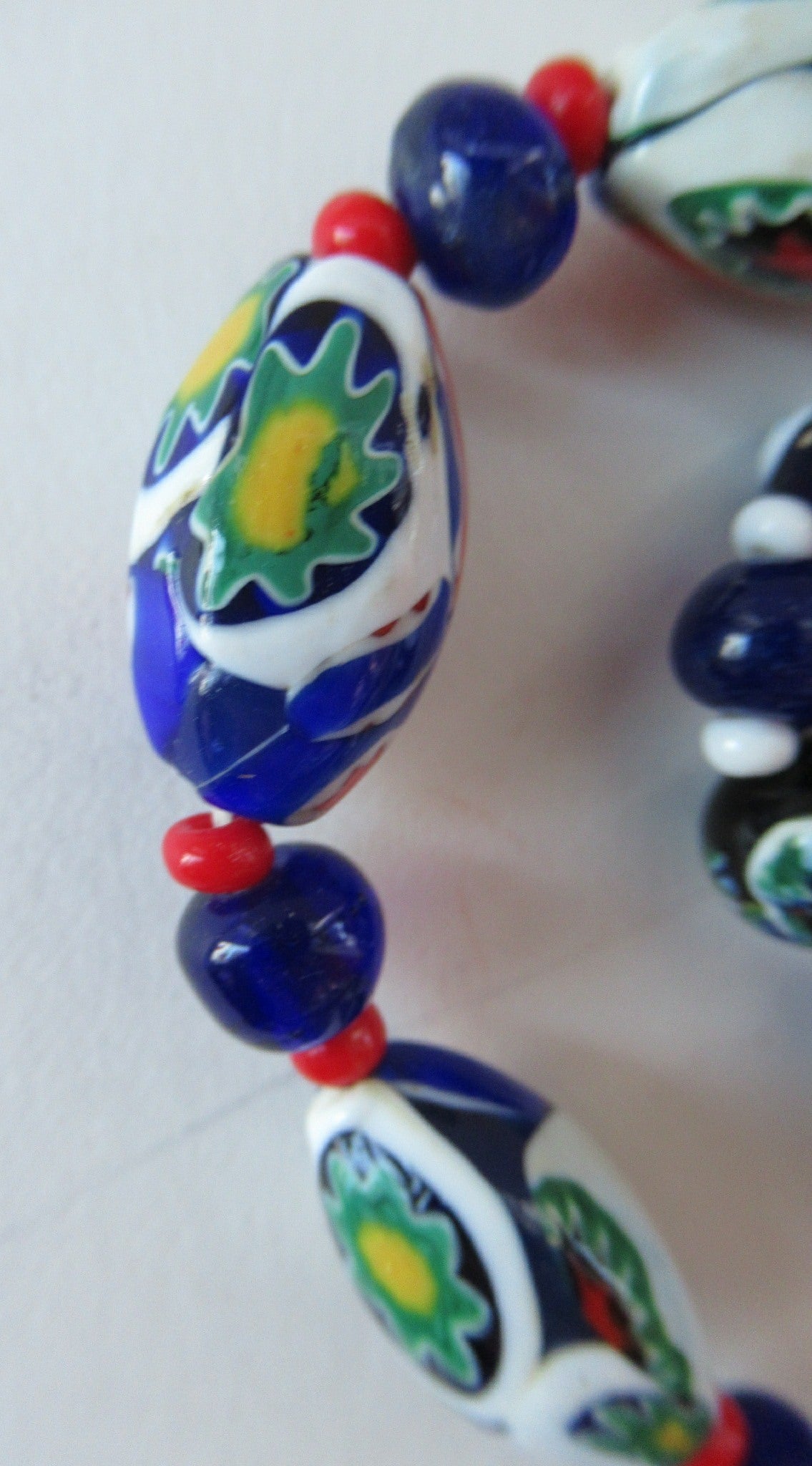 Good Quality Vintage Millefiori Murano Glass Bead Necklace. Total