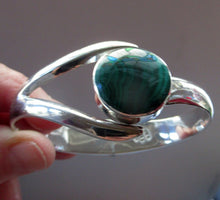 Load image into Gallery viewer, Vintage Mexican Taxco 925 Sterling Silver Bracelet or Hinged Bangle
