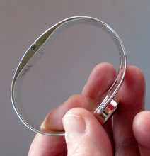 Load image into Gallery viewer, Vintage Mexican Taxco 925 Sterling Silver Bracelet or Hinged Bangle
