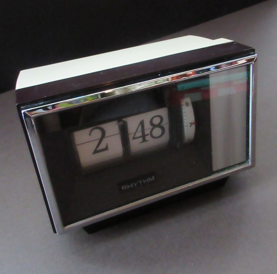 Fabulous SPACE AGE Vintage JAPANESE Flip Clock or Wind Up Alarm Clock. Rhythm No 16506