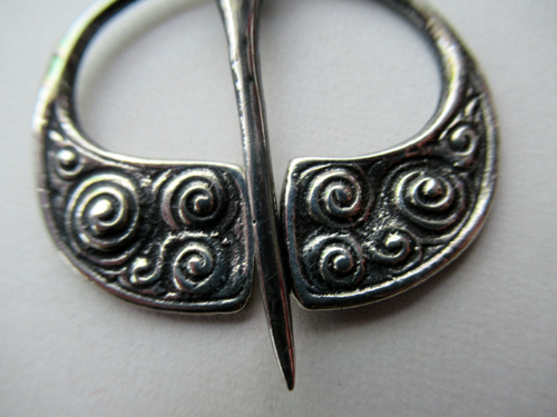 1940s SCOTTISH SILVER Celtic Penannular Brooch after Alexander Ritchie