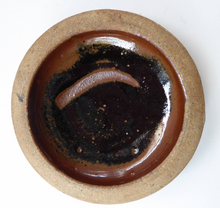 Load image into Gallery viewer, Attributed Janet Leach (1918-1997) Small Circular Stoneware STUDIO POTTERY Dish with Tenmoku Glaze
