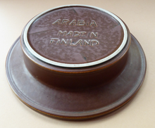 Load image into Gallery viewer, ARABIA POTTERY, Finland. 1960s Rustic RUSKA Fruit Bowl. Designed by Ulla Procope. Larger Size. Diameter 10 1/4 inches
