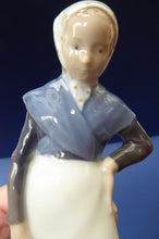 Load image into Gallery viewer, Royal Copenhagen Figurine. Vintage 1960s Issue. The Goose Girl
